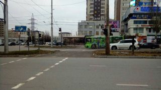 Светофор на пересечении улиц Токомбаева и Сухэ-Батора до сих пор не работает, - житель столицы