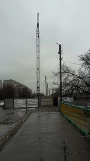Стройка на участке улицы Толстого в Бишкеке вышла на дорогу (фото)