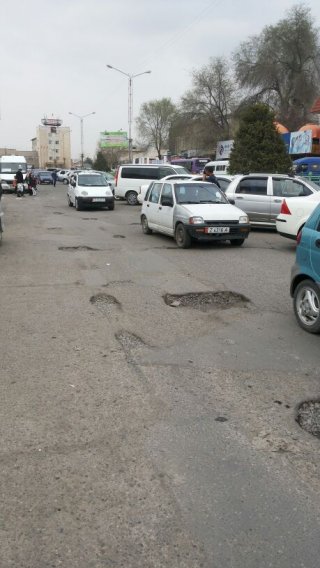 Дорога на ул. Н. Айтматовой в Жалал-Абаде в плохом состоянии <b>(фото)</b>