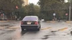 В Бишкеке «Мерседес S 500» проехал на красный. Видео