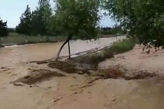 Видео — В одном из сел Кадамжайского района селевые потоки затопили улицы и дома