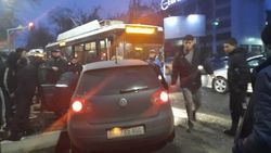 Троллейбус протаранил автомашину на ул.Московской