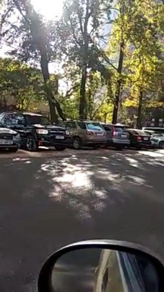 Информация мэрии о демонтаже ограждения на парковке на Раззакова-Московской не соответствует действительности, - житель