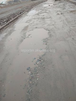 Фото, видео – Улица Кийизбаева в Токолдоше в плохом состоянии