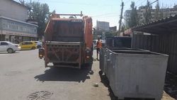«Тазалык» убрал мусор на Чуй-Суюмбаева. Фото