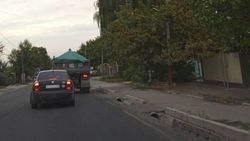 В Бишкеке замечен автомобиль с нечитаемым госномером. Фото