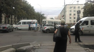 Киев көчөсүндө 3 унаа кагышты, – окурман <b>(фото)</b>