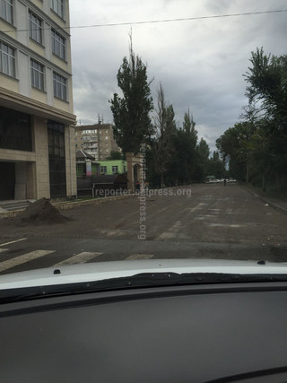 Кем принято решение перекрыть улицу К.Акиева от Боконбаева до Энгельса? - читатель <i>(фото)</i>