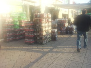 На Ошском рынке напитки продают на улице под открытым небом, - потребитель (фото)