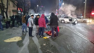 На ул.Байтик баатыра произошло крупное ДТП со смертельным исходом <i>(фото, видео)</i>