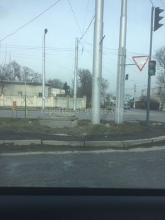 На перекрестке Гагарина-Фрунзе светофор для пешехода неуместен, - читатель (фото)
