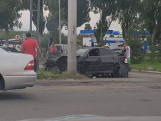 На ул.Токомбаева в Бишкеке произошла авария <i>(фото, видео)</i>