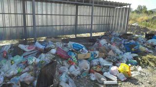 В жилмассиве Кара-Жыгач 2 не убирается мусор, - читатель (фото)