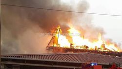 На ул.Луганской сгорел дом <i>(видео)</i>