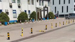 На ул.Киевской установили ограничители парковки, из-за которых образуется пробка (фото)