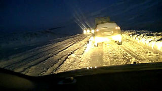 Водители жалуются на гололед и снег на автодороге Бишкек—Ош на участке в Суусамыре <i>(видео)</i>