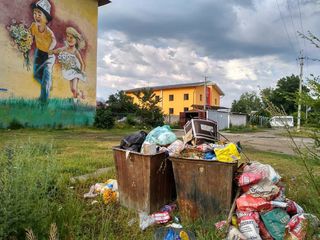 Житель Каракола просит обратить внимание на мусорные баки на Гебзе-Аманбаева (фото)