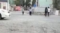 В Тунгуче возле конечной троллейбусов просят установить «лежачий полицейский». Видео