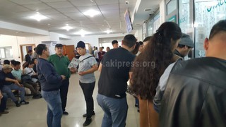 Операторы Департамента регистрации транспортных средств в Бишкеке не справляются с очередью, - читатель (фото)