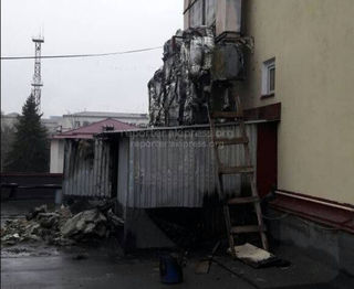В Бишкеке в кафе «Нават» произошел пожар <i>(видео)</i>