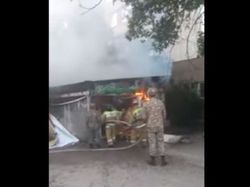 Бишкекчанин просит убрать сгоревший в 5 мкр павильон
