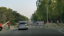 Бишкекчанин интересуется, почему разрыли недавно отремонтированную дорогу в 4 микрорайоне по набережной?