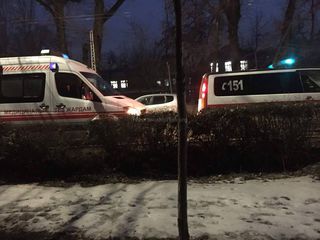 На участке ул.Московской автомашины не пропустили две кареты скорой помощи <i>(фото)</i>