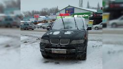 В Беловодском припаркован «БМВ» с номерами 01 KG 700 ERA. Очевидец интересуется, есть ли такая серия номеров?