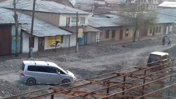 Таксисты Бишкек – Жалал-Абад продолжают работать, нарушая режим ЧП. Фото