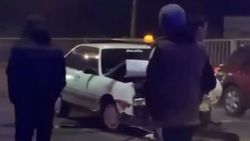 В Кызыл-Аскере столкнулись две машины. Видео с места аварии