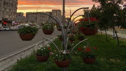 Декоративные столбы будут украшены однолетними цветами, - «Бишкекзеленхоз»
