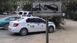 Сотрудник Службы охраны МВД оштрафован на 1000 сомов за парковку в неположенном месте. Фото