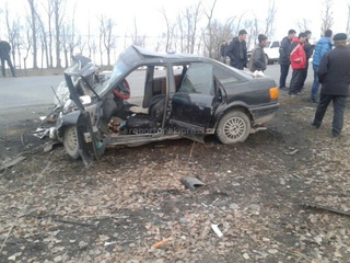 По дороге Каракол-Тюп столкнулись джип и легковой автомобиль, есть погибшие <b><i> (фото) </i></b>