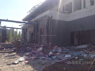 Видео — Как выглядела территория посольства Китая в Кыргызстане после взрыва <i>(дополнено)</i>