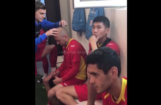 Как развлекается сборная Кыргызстана по футболу? Танцы под «Тает лед» и mannequin challenge <i>(видео)</i>