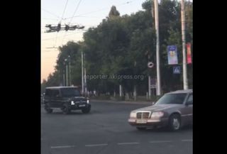 Водитель «Гелендвагена» нарушает ПДД на улицах Бишкека <i>(фото, видео)</i>