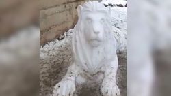 Житель села Бакыян Таласской области создал скульптуру льва из снега (видео)