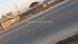 На улице И.Ахунбаева в Ак-Орго не убирают комки пыли