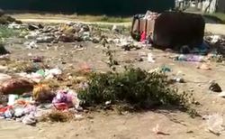 В Оше в мкр Западный возле Военной прокуратуры устроили мусорную свалку (видео)