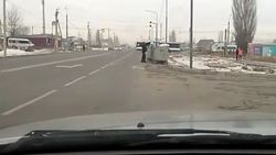 На Ахунбаева-Алыкулова мусорные контейнеры мешают обзору водителям