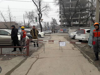 УЗС Бишкека демонтировало шлагбаум на Горького-Фатьянова (фото)