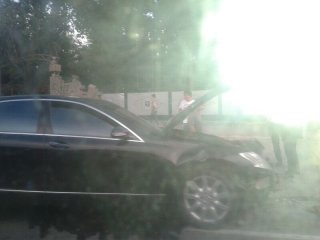 В Бишкеке столкнулись два автомобиля <b>(фото)</b>