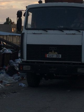 В микрорайоне Джал образовалась большая мусорная свалка <b>(фото)</b>