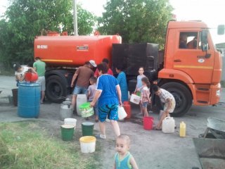 В районе Баха-Ахунбаева уже неделю отсутствует питьевая вода <b>(фото)</b>