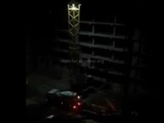 Горожанин жалуется на строительные работы ночью на пр.Айтматова в Бишкеке <i>(видео)</i>