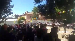 В одной из школ Оша прошла торжественная линейка (видео)