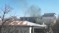 Со двора здания ОАО «Электрические станции» идет черный дым. Видео горожанина