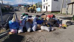 Житель жилмассива Алтын Ордо жалуется, что коммслужбы не забирают мусор