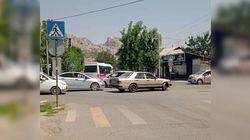В Оше на пересечении улиц Абдыкадырова и Амира Темура не работает светофор, - читатель