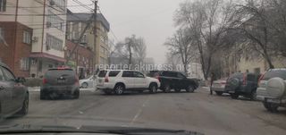 На Исанова-Московской столкнулись внедорожники